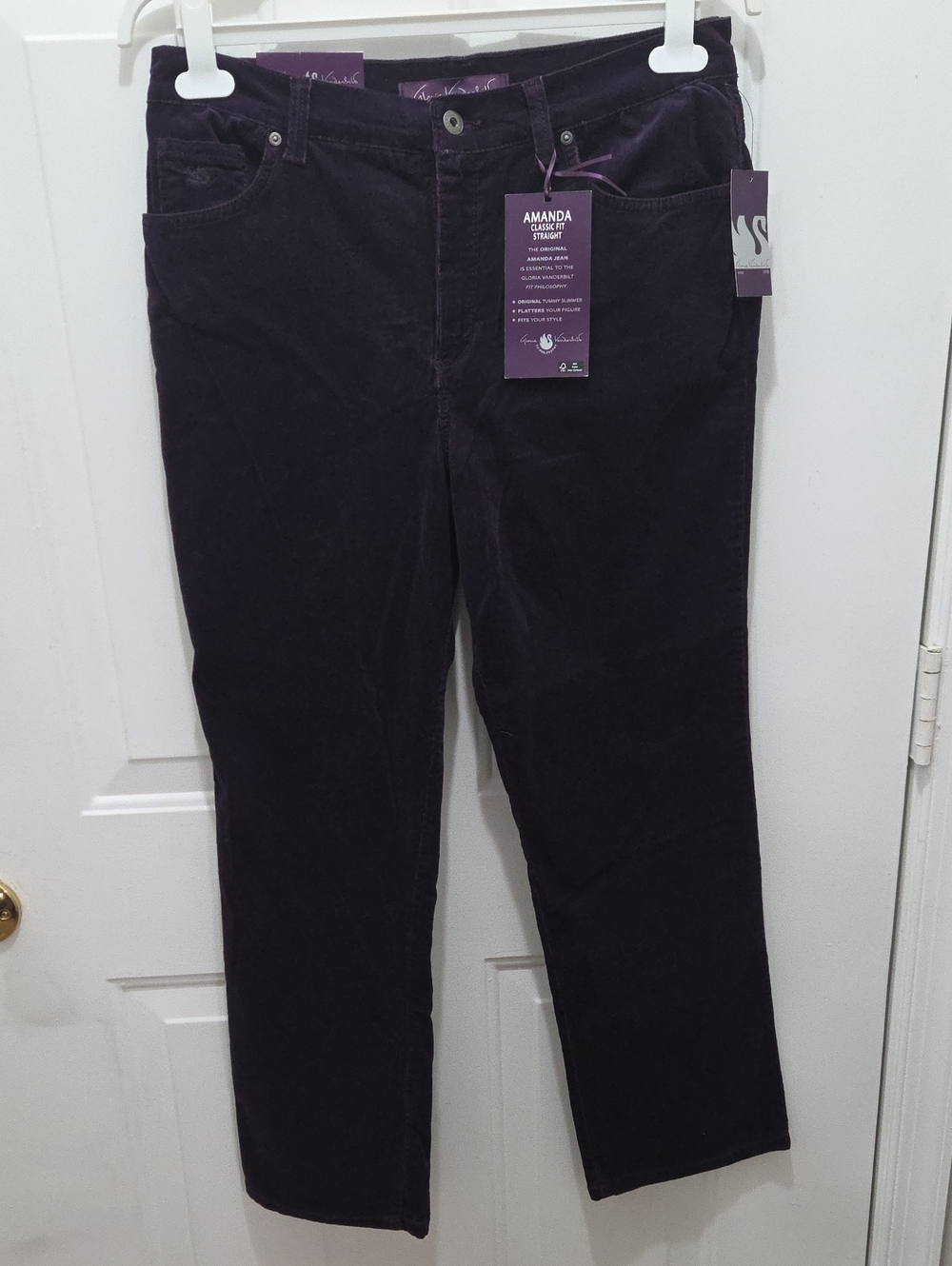 NWT Gloria Vanderbilt Amanda Women's Straight Corduroy Jeans - Deep Plum 14S